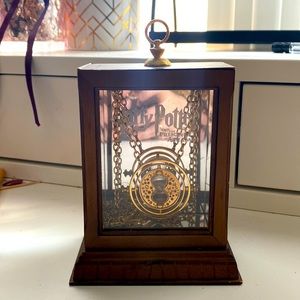 Harry Potter Noble Collection Hermione’s Time Turner Necklace & Display Case